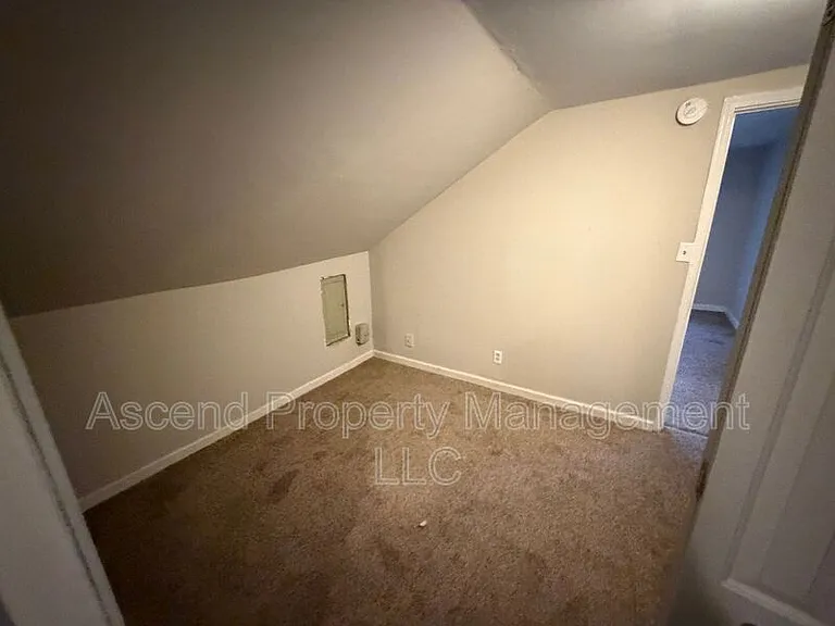 2111 Chamberlain Ave #B — Photo 7