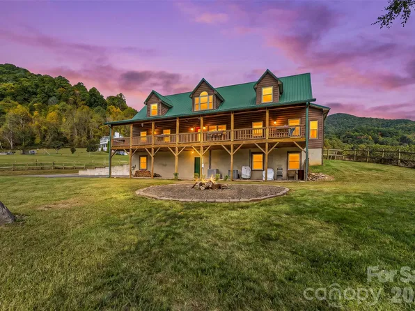 101 Trinity Dr, Clyde, NC 28721