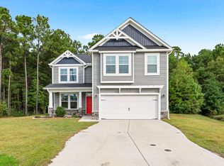 135 Permeta Dr, Sneads Ferry, NC 28460