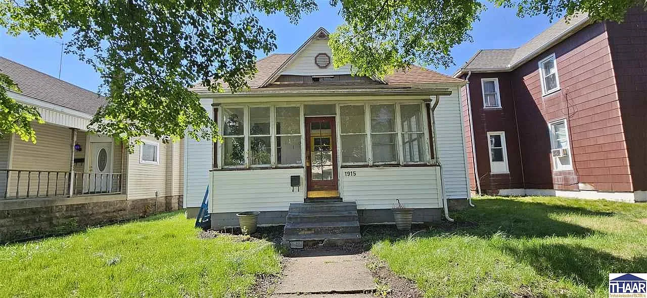 1915 S 8th St photo 1