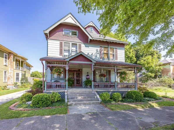 116 W Main St, Knightstown, IN 46148