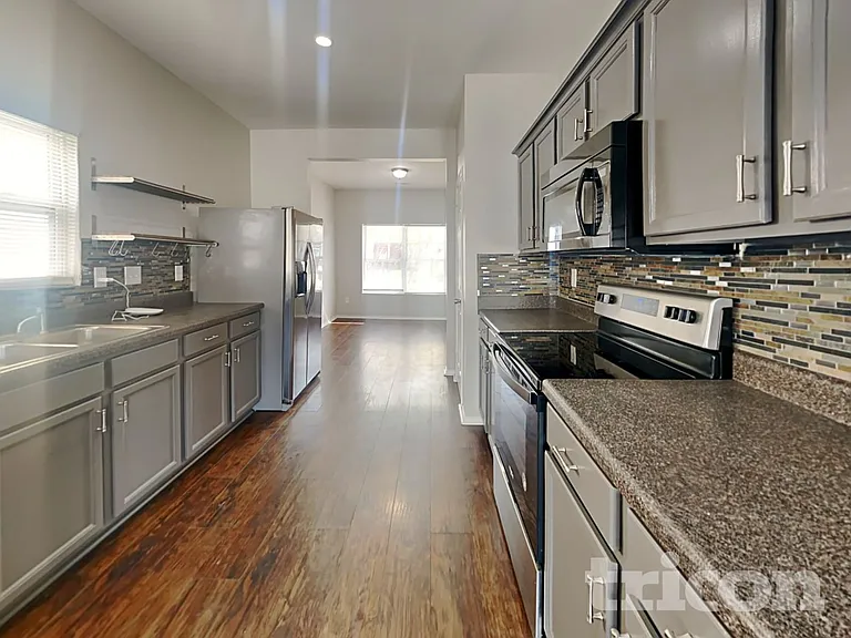 9434 Darwick St — Photo 5