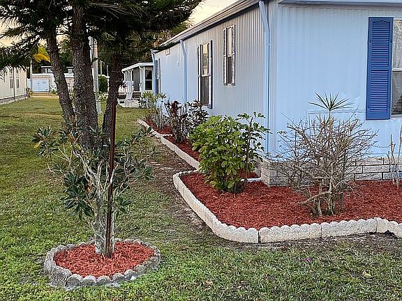 3rd image of 17100 Tamiami Trl #8