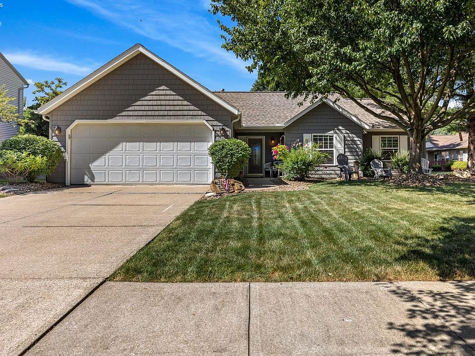 1st image of 214 Oakdale Cir