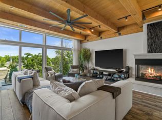 N52W35002 Lake Dr UNIT 302, Okauchee, WI 53069