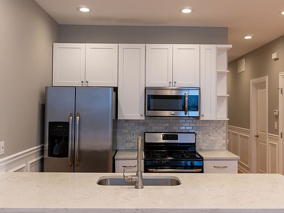 3rd image of 2908 N Dawson Ave #1