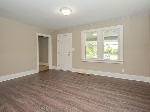 5th image of 25 Foster Dr