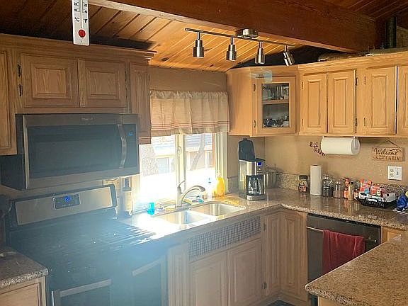 2nd image of 404 Leonard Ln
