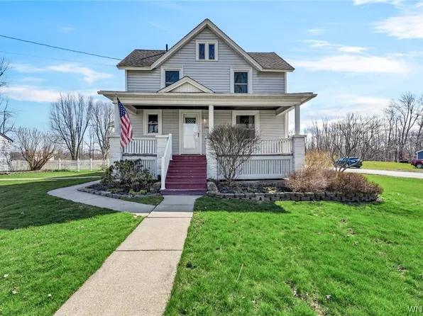 7705 Goodrich Rd, Clarence Center, NY 14032