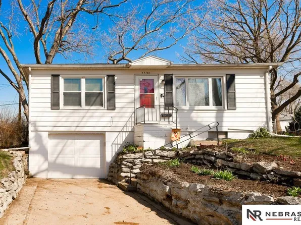 7320 Frederick Ave, La Vista, NE 68128