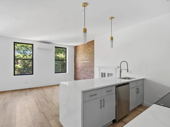 28 4th Place image 7 of 15