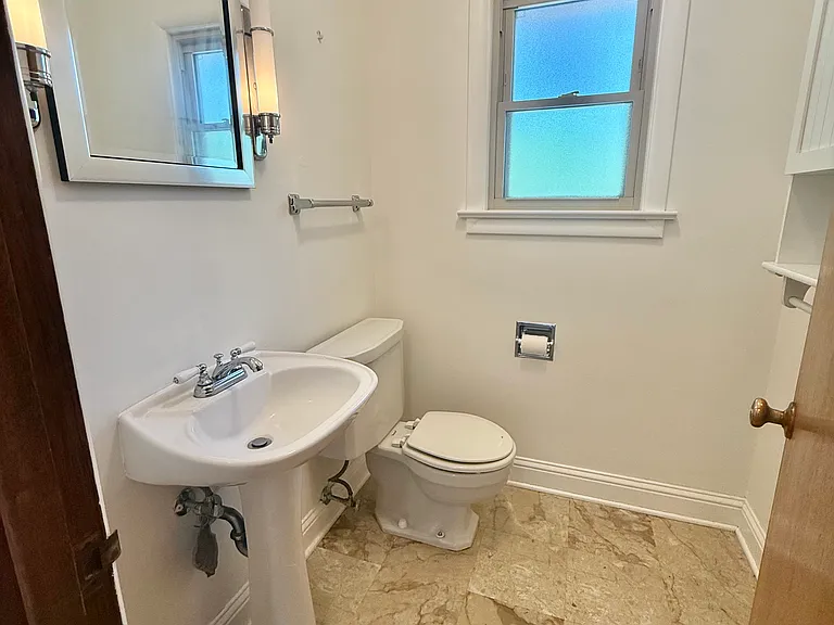 721 Judson St — Photo 13