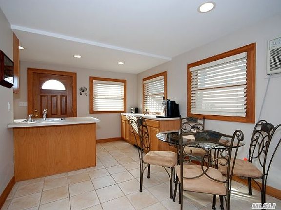 3rd image of 79 Willett Ave