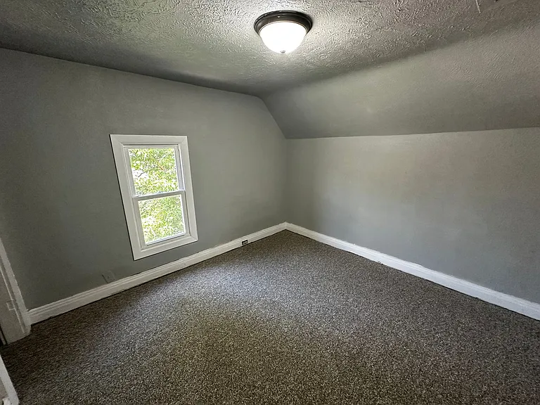 723 Shirland Ave — Photo 10