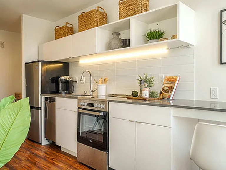 Thomas Street Lofts — Photo 6