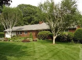 51 Dogwood Dr, Shelton, CT 06484