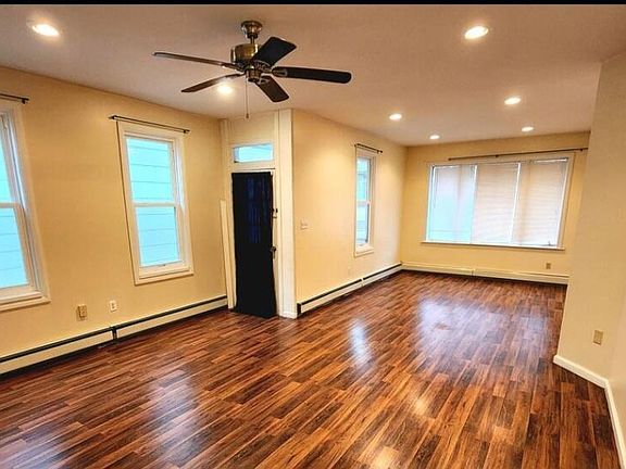 2nd image of 1255 Market St