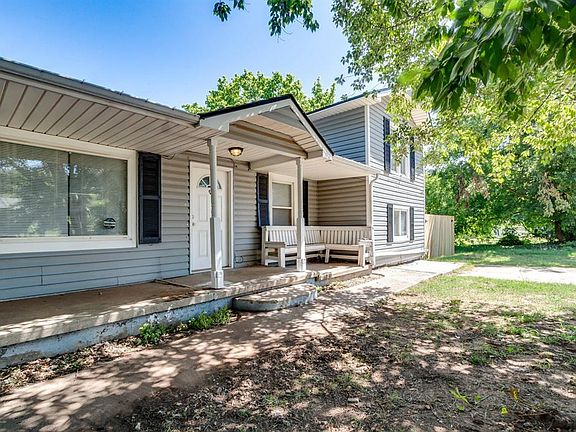 3rd image of 4105 Lawn Dr