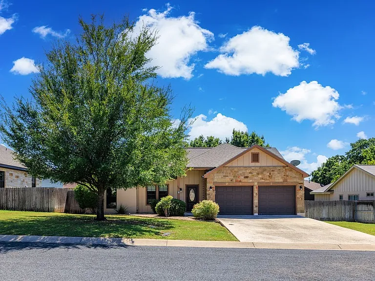 713 Englemann Oak Dr — Photo 2