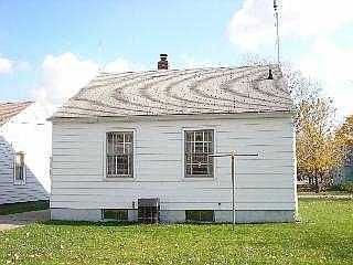 2nd image of 1920 Glenross Pl