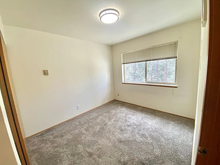 1565 NW Portland Ave — Photo 12
