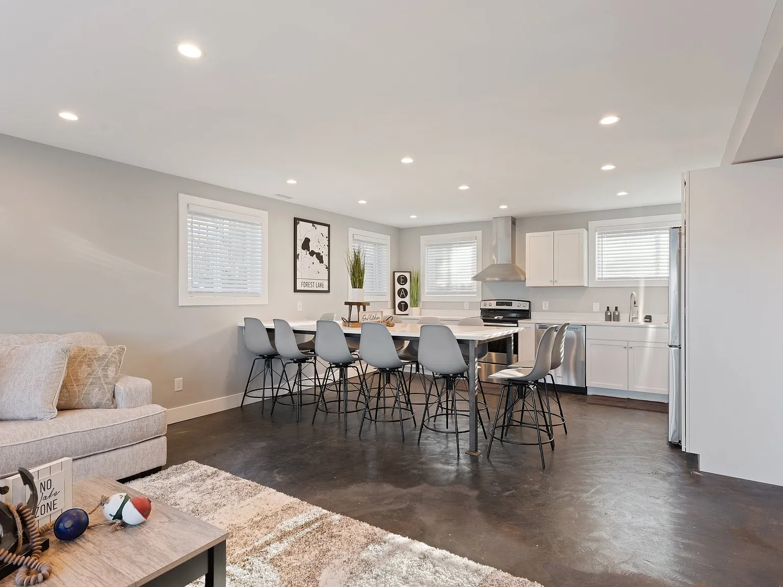 3 bed, 2128 sqft, $4,200 — Photo 3