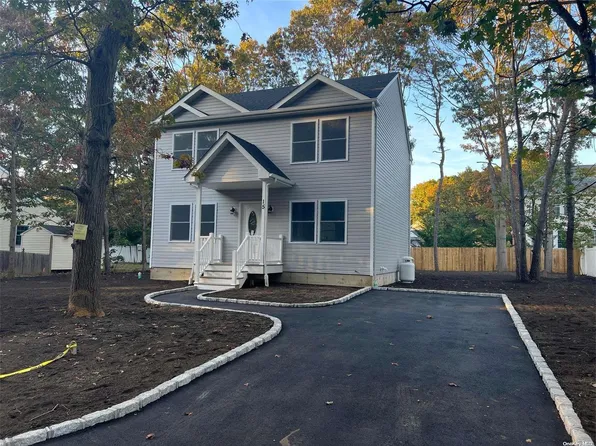 15 Booth Street, Centereach, NY 11720