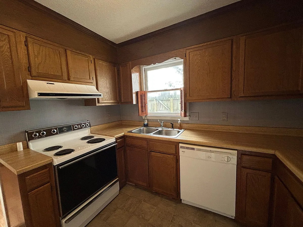 Building Photo - 405 Herndon Dr