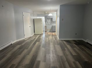43 E 21st St #1, Bayonne, NJ 07002