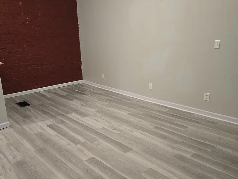 6 Main St #1 — Photo 2