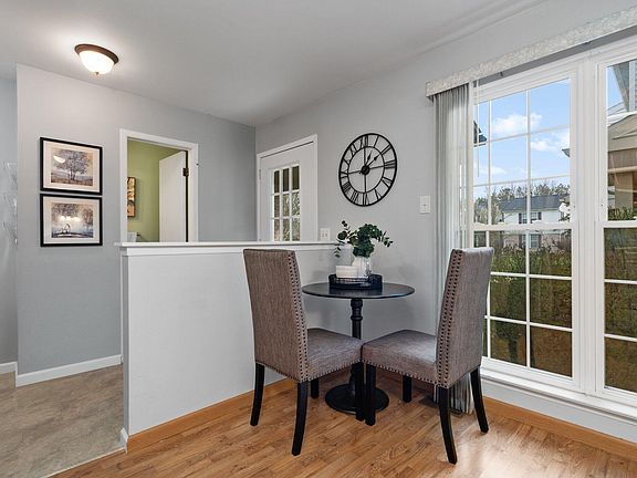 3rd image of 3276 Alpine Dr
