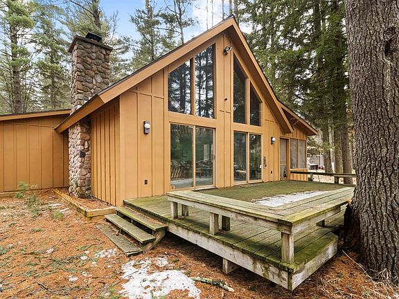 3rd image of 1711 South Lake Drive