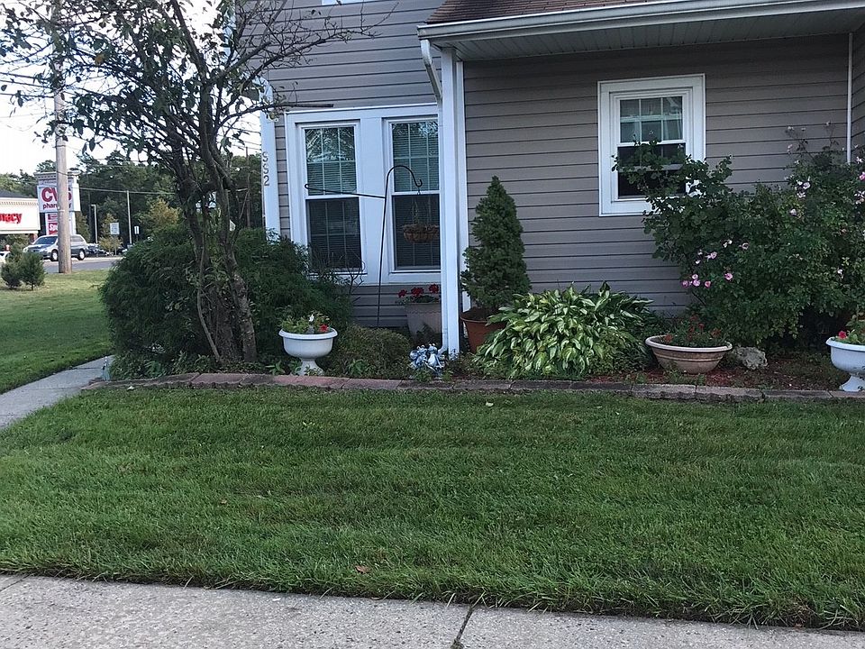 1st image of 992 Jessica Ct