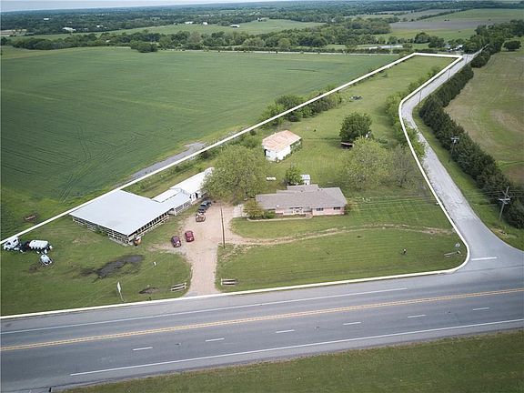 3rd image of 10716 S Highway 121