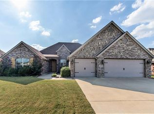 4006 SW Hollowbrook St, Bentonville, AR 72713