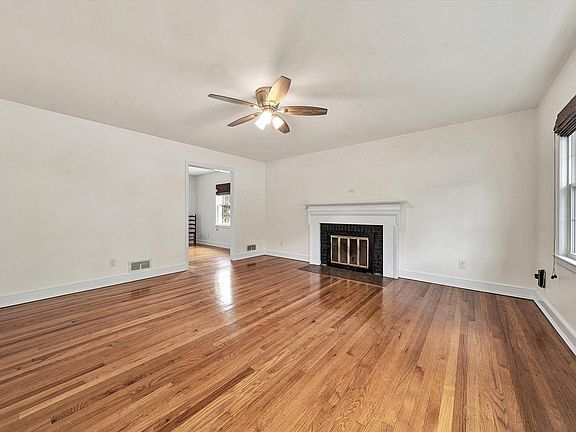 5th image of 2869 Northview Dr SW