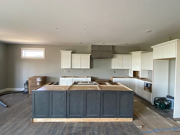 3rd image of 1365 E Tartan Dr