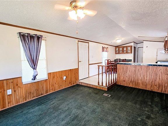 4th image of 167 Academy St