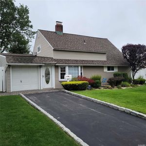 43 Wheelbarrow Lane, Wantagh, NY, 11793