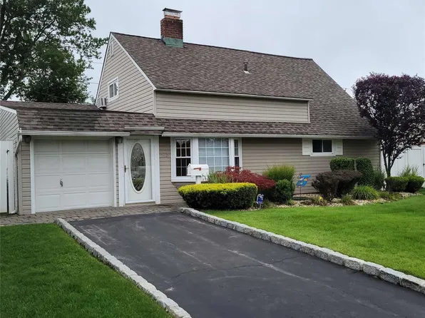 43 Wheelbarrow Lane, Wantagh, NY 11793