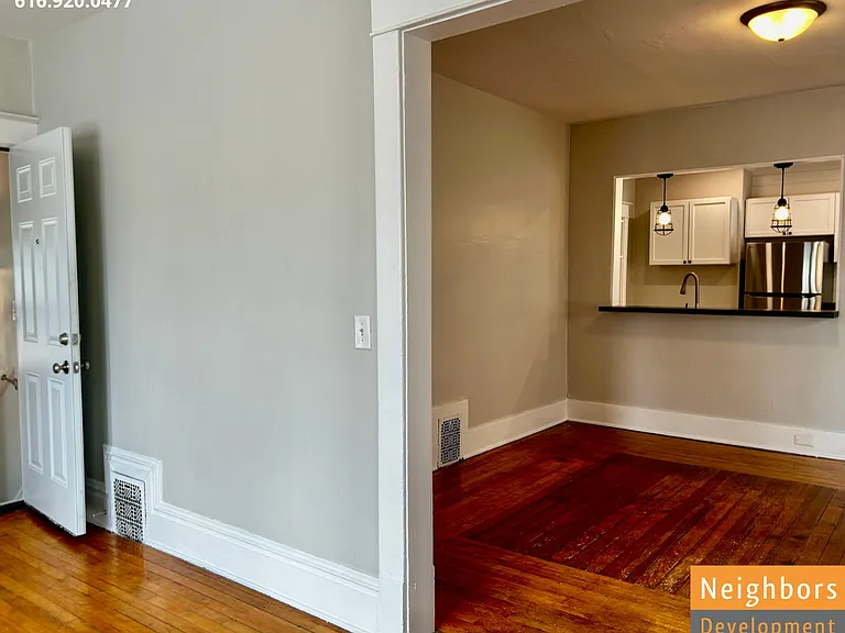 260 Eastern Ave SE #2 — Photo 5