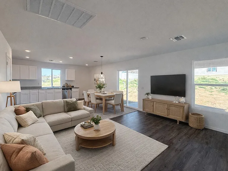 20154 E Prickly Pear Dr — Photo 6