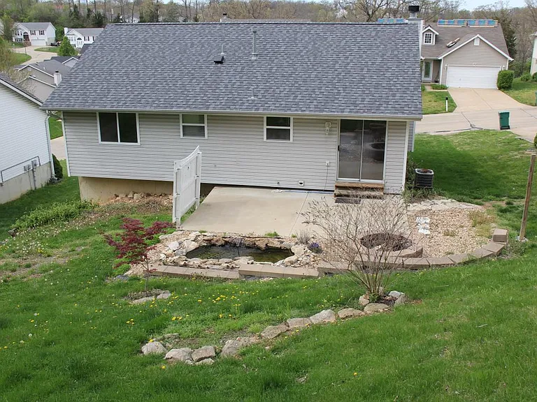 127 Fenton Xing — Photo 3