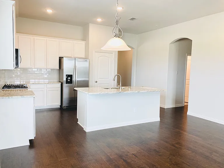 4001 Smokey Hill Ct — Photo 2
