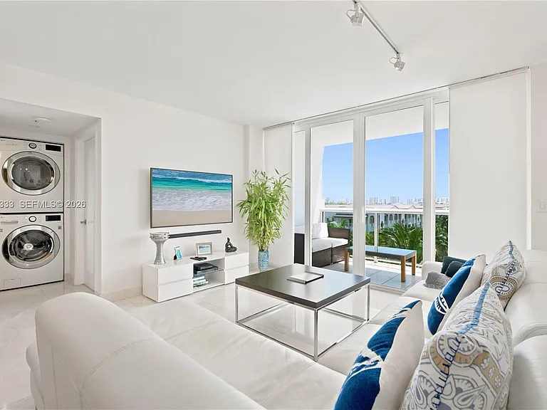 1900 Sunset Harbour Dr #803 — Photo 4