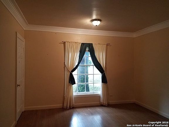 4th image of 335 E Rosewood Ave APT 2