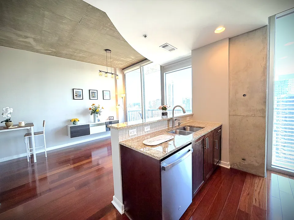 855 Peachtree St NE #2804