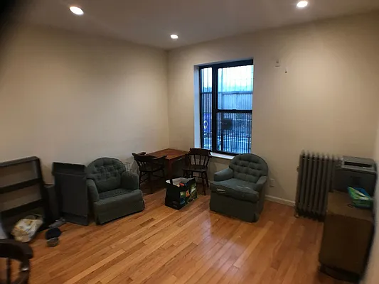 Rented by Level Group | media 33