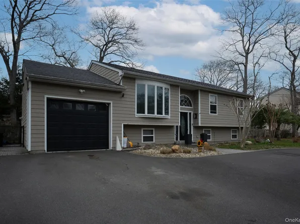 131 Clinton Avenue, Mastic, NY 11950