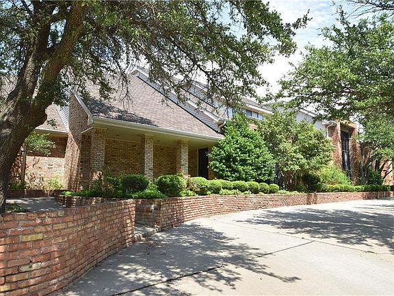 3rd image of 8109 Brownsville Ln